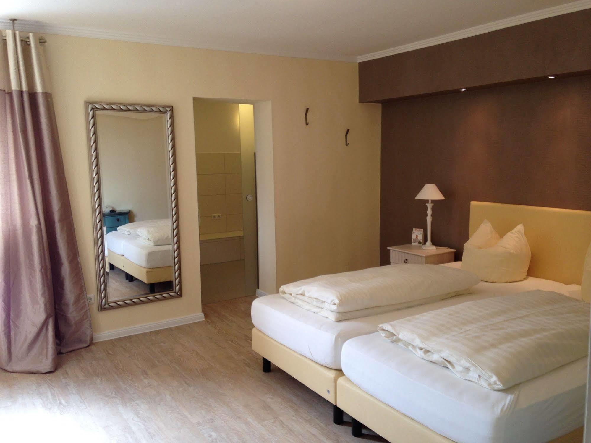 Landhotel Franck Garni Brietlingen エクステリア 写真